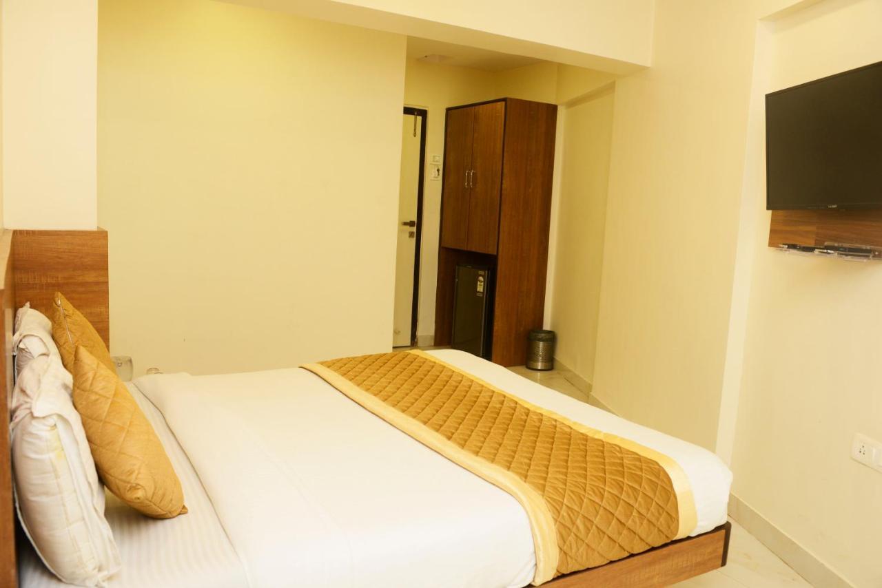 Hotel Ashyana - Near To Grant Road Station Mumbai Exterior photo