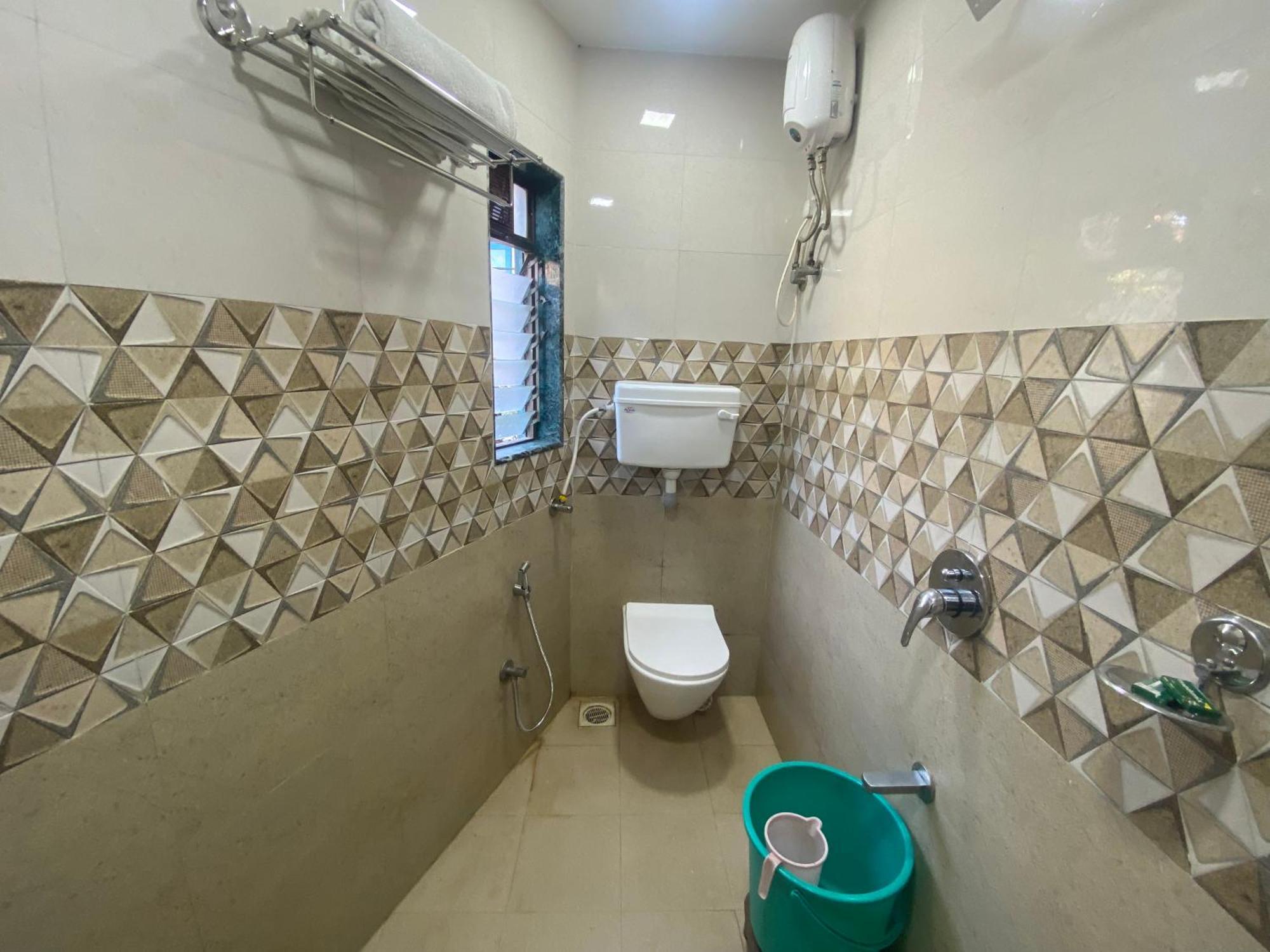 Hotel Ashyana - Near To Grant Road Station Mumbai Exterior photo